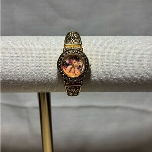 Seiko Gold Luxury Watch with Intricate Detailing rare find in perfect condition!